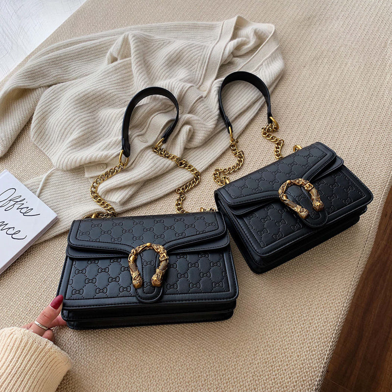 Inclined shoulder bag