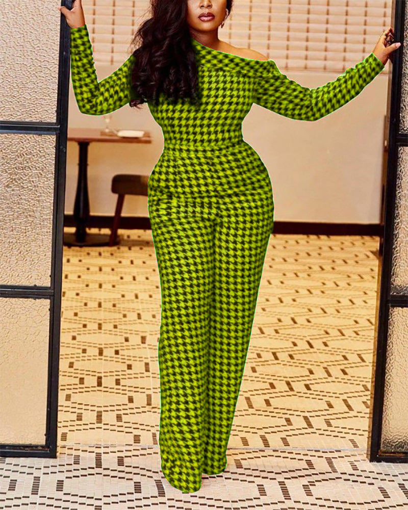 Women's Wear Is Stylish, Casual And Sexy