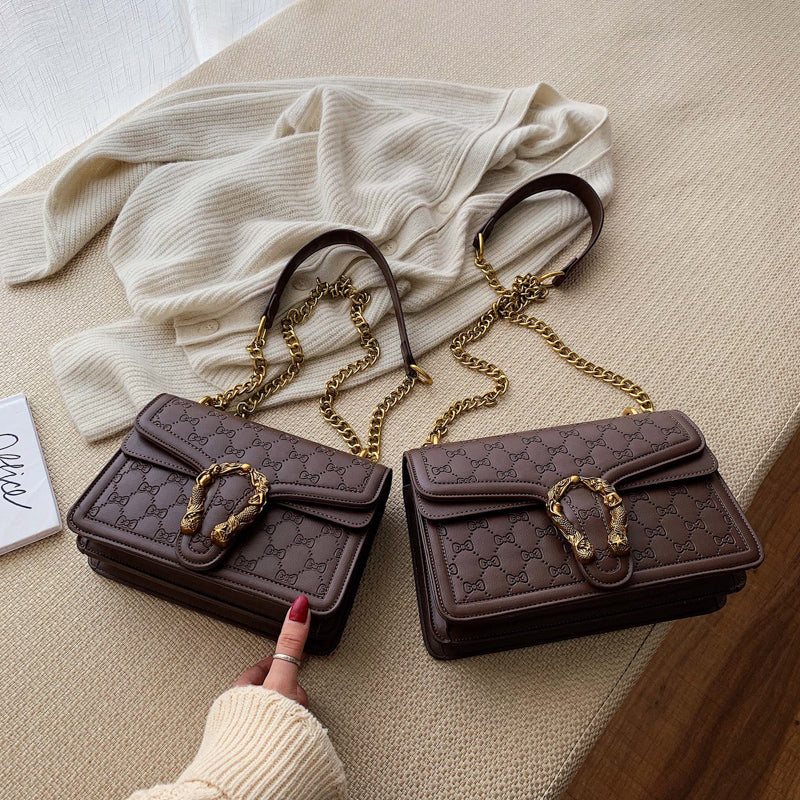 Inclined shoulder bag