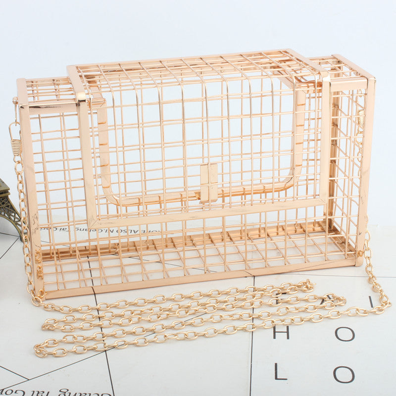 Metal hollow shoulder bag European and American fashion clutch iron mesh chain messenger dinner bag