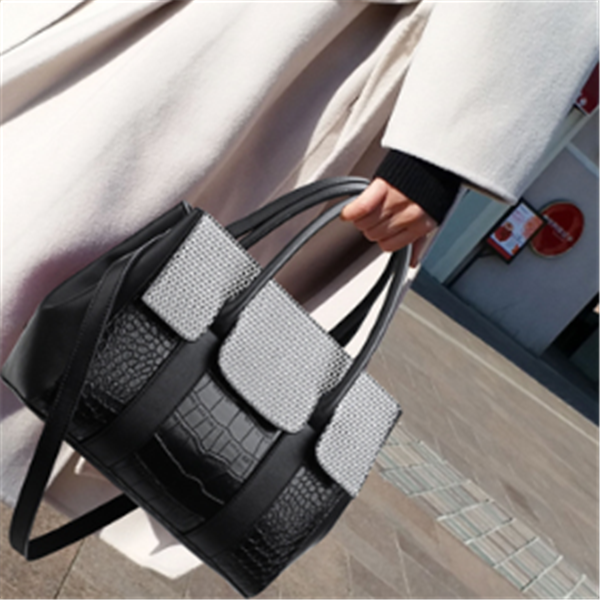 Single shoulder bag