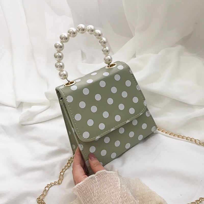 Chain pearl shoulder bag