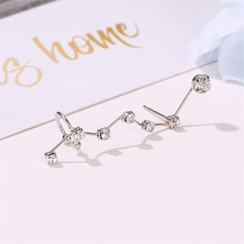 Diamond-studded small fresh earrings