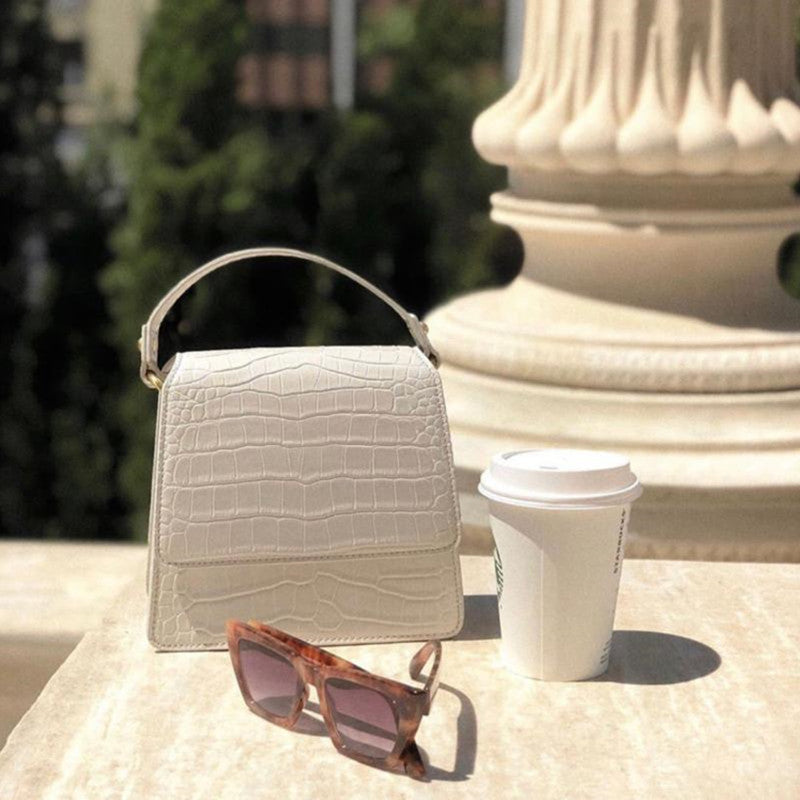 Retro trapezoidal small square bag