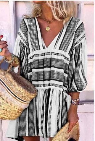 Women's Striped Print V Neck Three Quarter Sleeve Dress